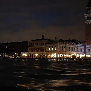 Mariangela Artist's Venecia